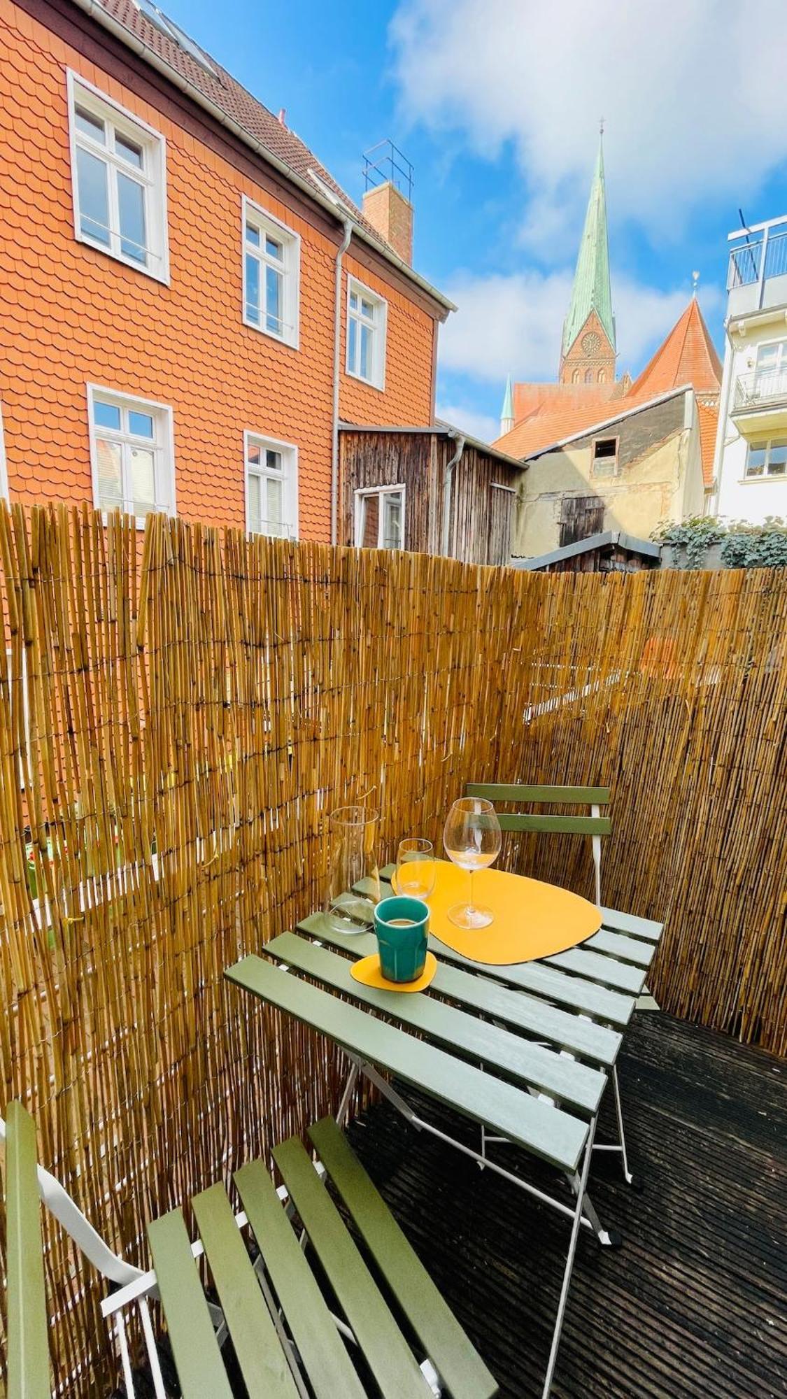 Fewozauber - Dom Suite, Zentral, 7 Pers, 4 Zimmer, Design, Family, Haustier Apartment